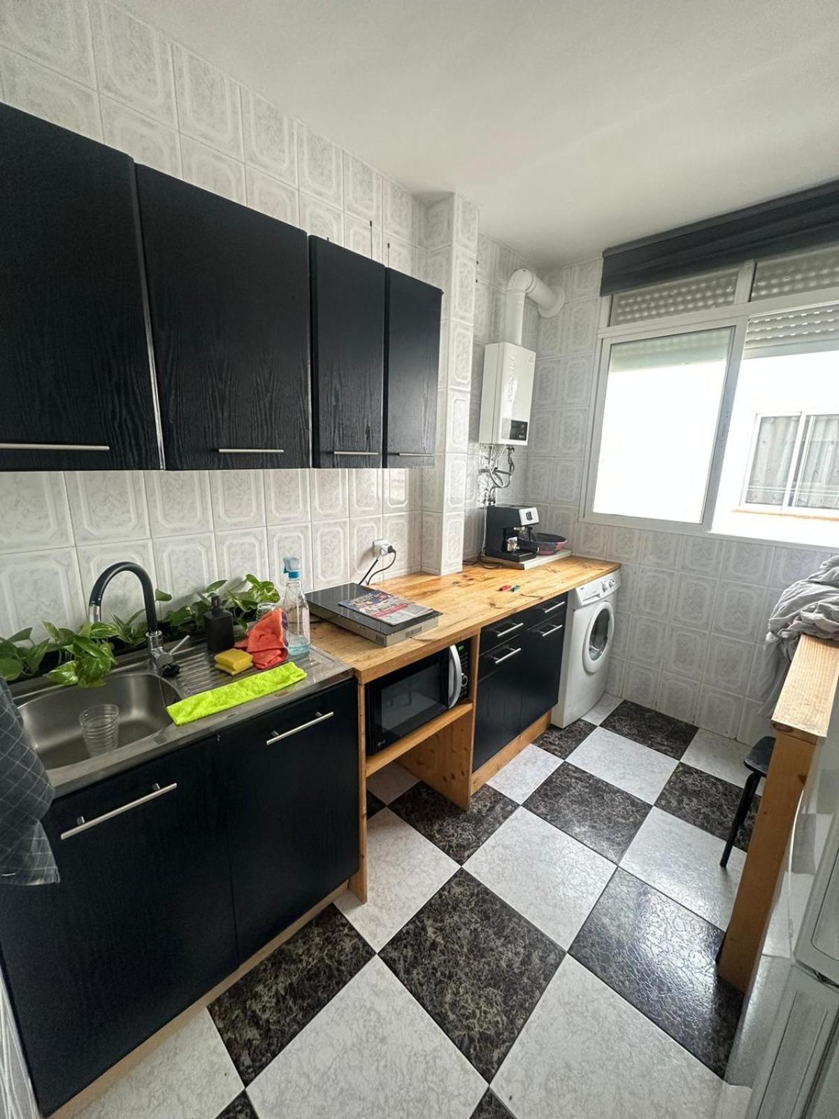 Habitacion 3 - 3 Planta Sin Ascensor En Piso Compartido No Es Piso Entero! Fuengirola Εξωτερικό φωτογραφία